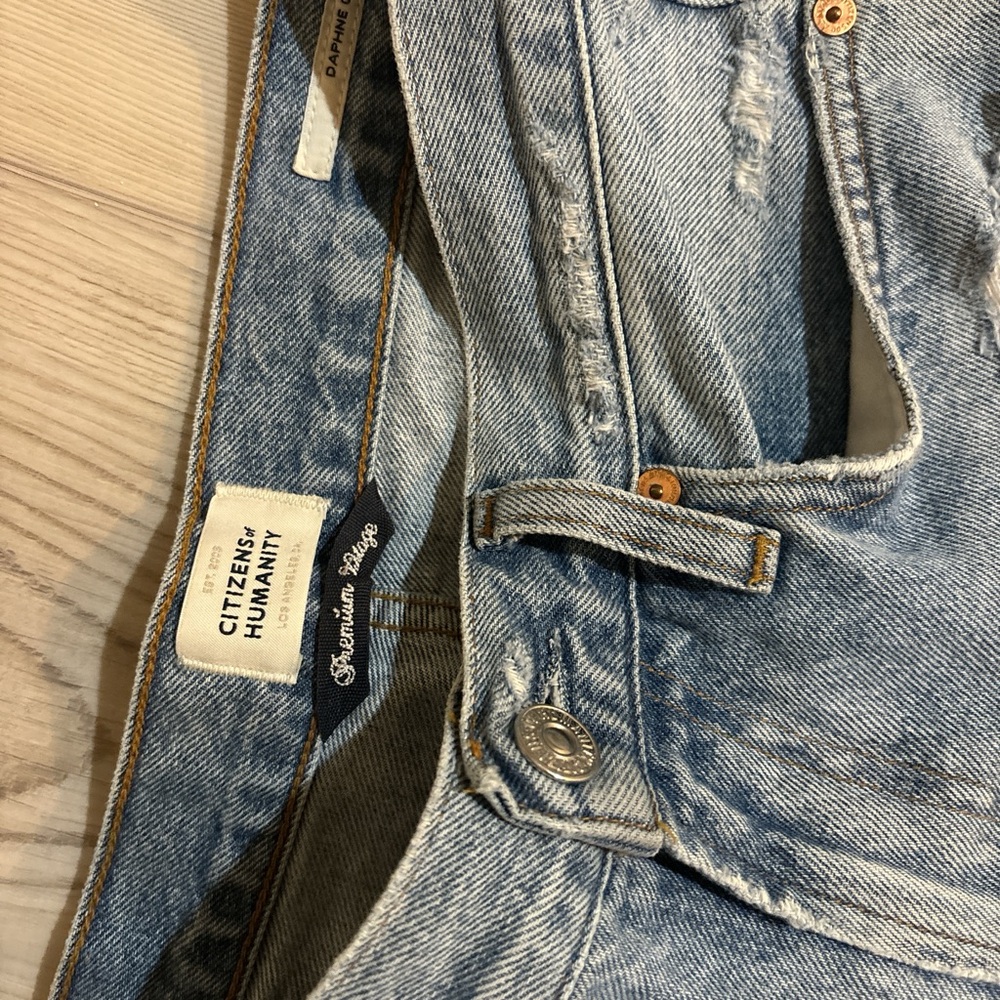 Citizens of humanity size 27 jeans.
